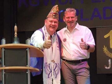 Achim Tolksdorf moderierte die Veranstaltung, Wolfgang (Ex-Prinz Mally) sorgte für die musikalische Begleitung.